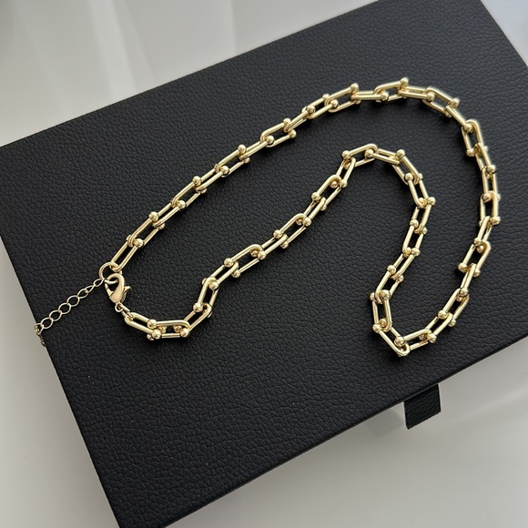 Gold color brass necklace - Picture 3 of 3